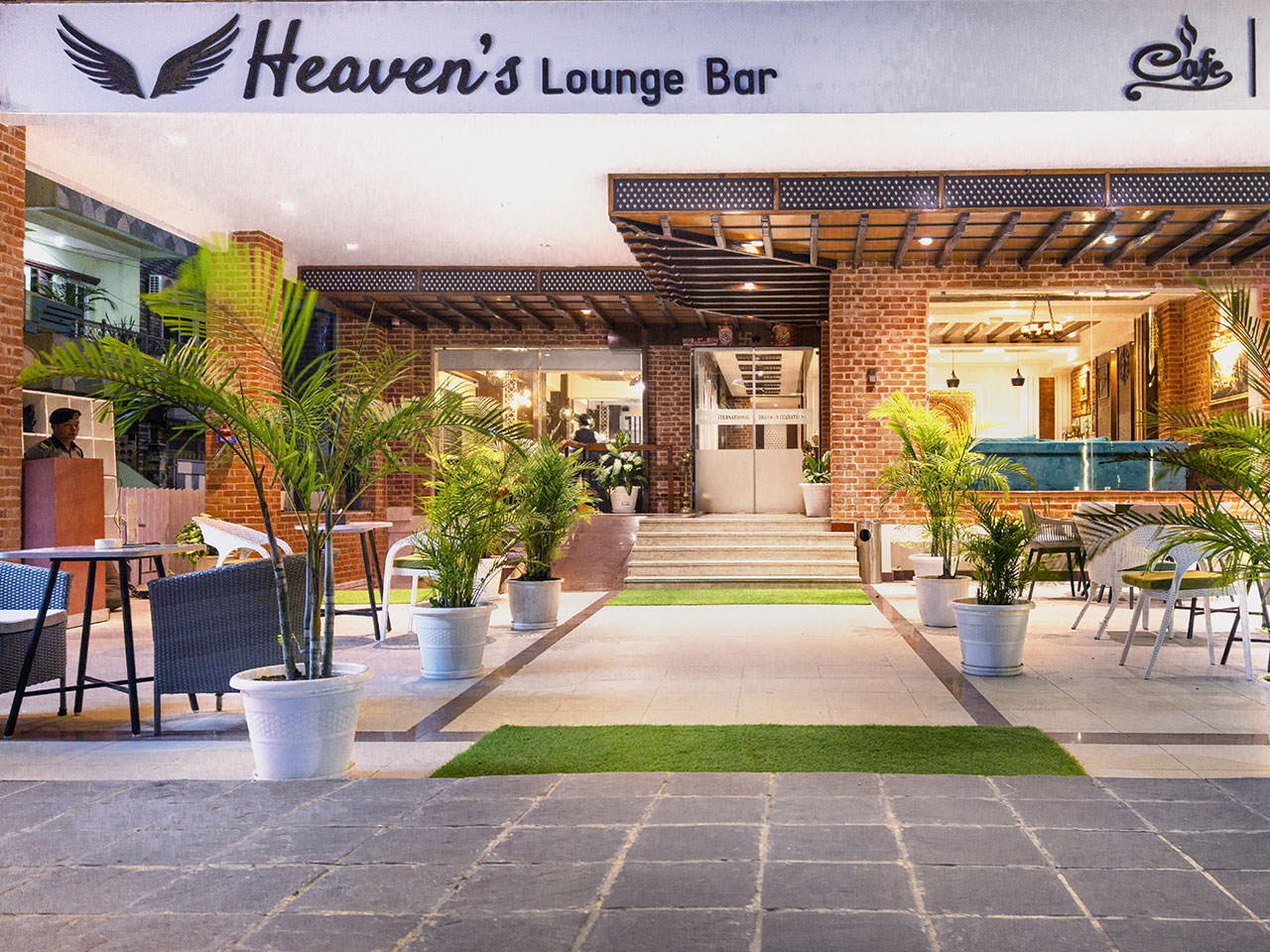 Heaven's Lounge Bar