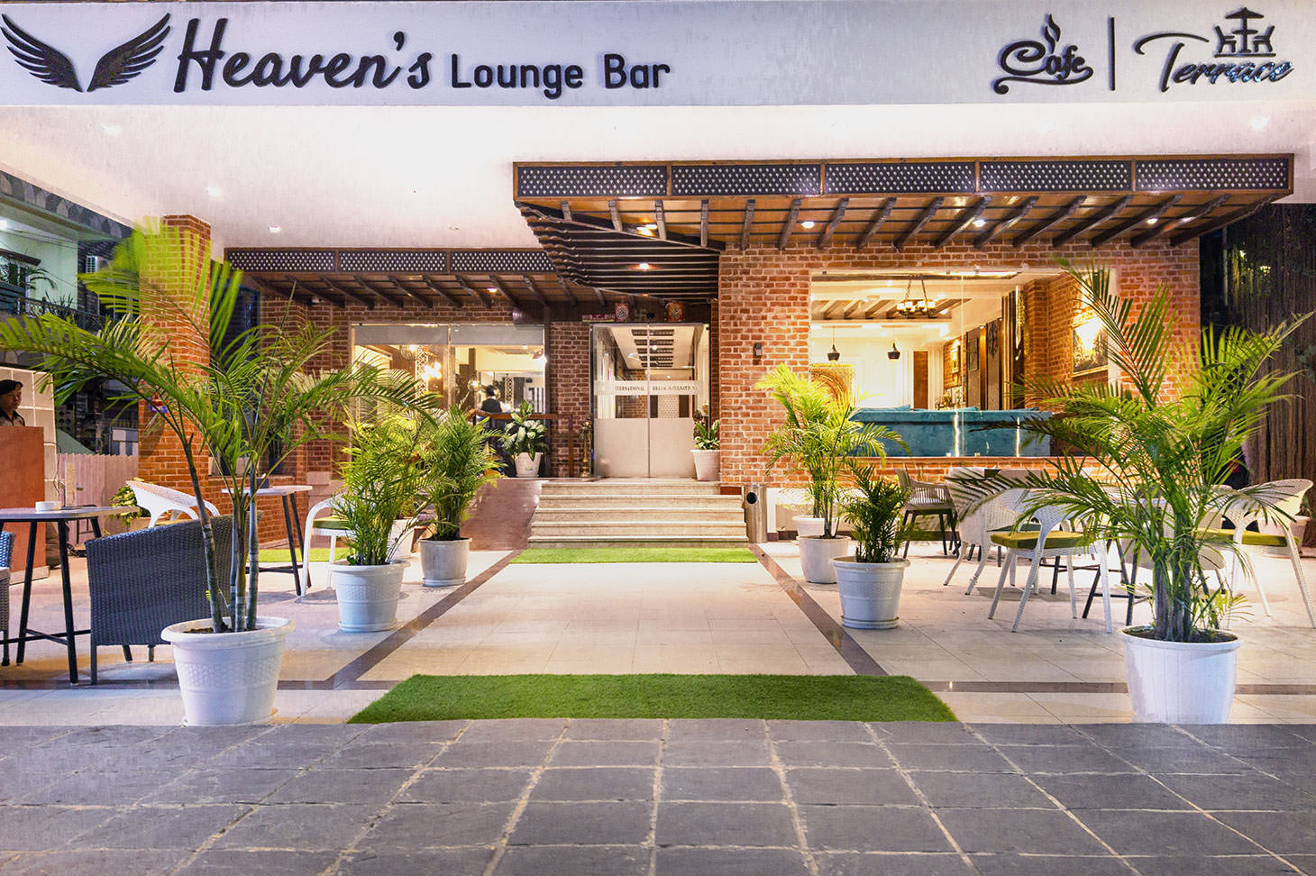 Heaven's Lounge Bar